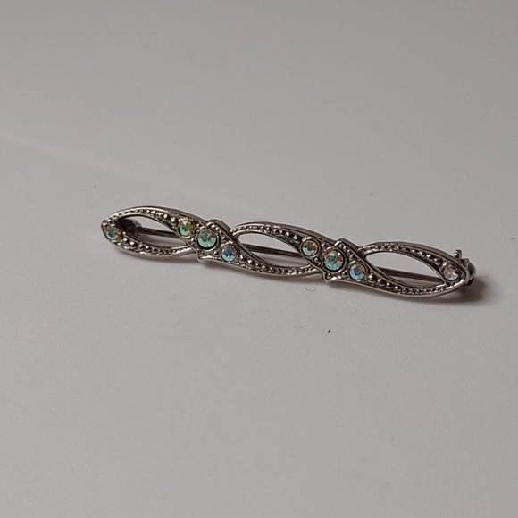 Pretty 2 Inch Silver Tone Brooch - Picture 2 of 10